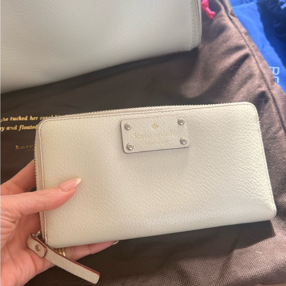 Kate Spade Cream Leather Satchel with Matching Wallet - Picture 2 of 10